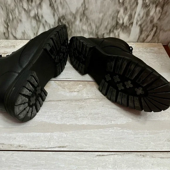 Cole Haan Mens Size 9 Black Leather Tahoe Featherfeel Ankle Lace Up Lug Boots - Picture 6 of 12